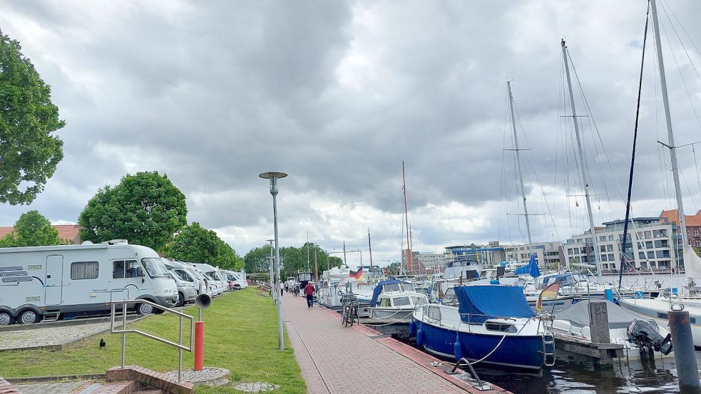 Der Tourismus wird für Emden immer wichtiger: zu Land und zu Wasser. Foto: Hanssen/Archiv