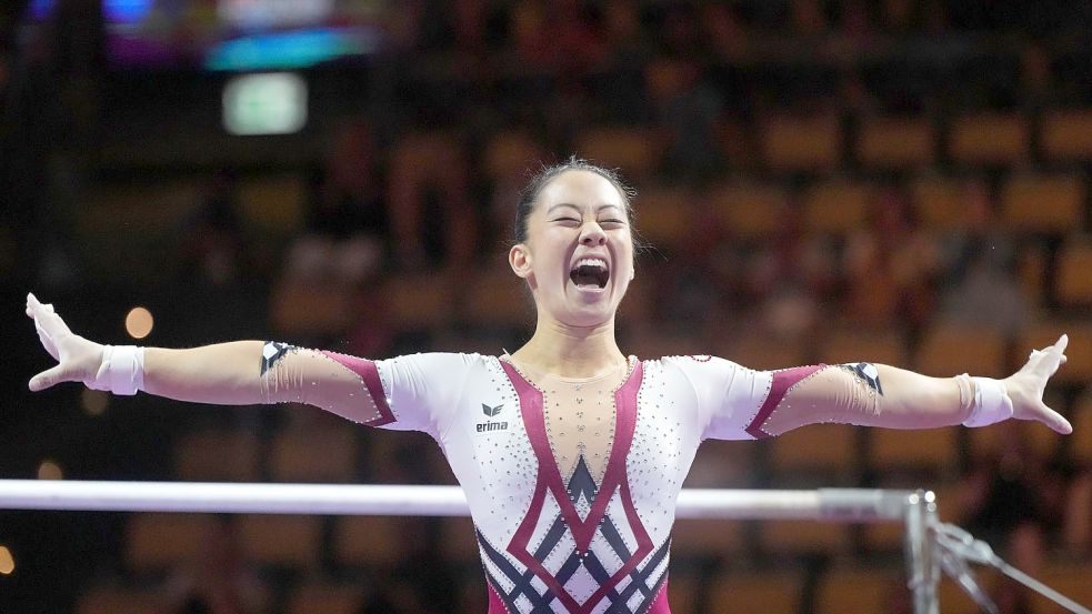 Kim Bui steht mit Deutschlands Turnerinnen im Teamfinale. Foto: Soeren Stache/dpa