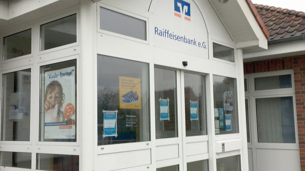 Die Filiale der Raiffeisenbank Moormerland wurde abgerissen. Dort sollen nun Neubauten entstehen. Foto: Archiv