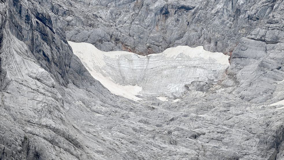 Die letzten Reste eines Gletschers in den Alpen. Foto: dpa/Angelika Warmuth
