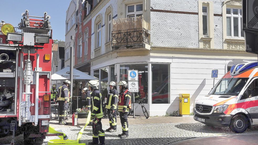 Die Feuerwehr rückte am Nachmittag in die Leeraner Innenstadt aus. Foto: Wolters