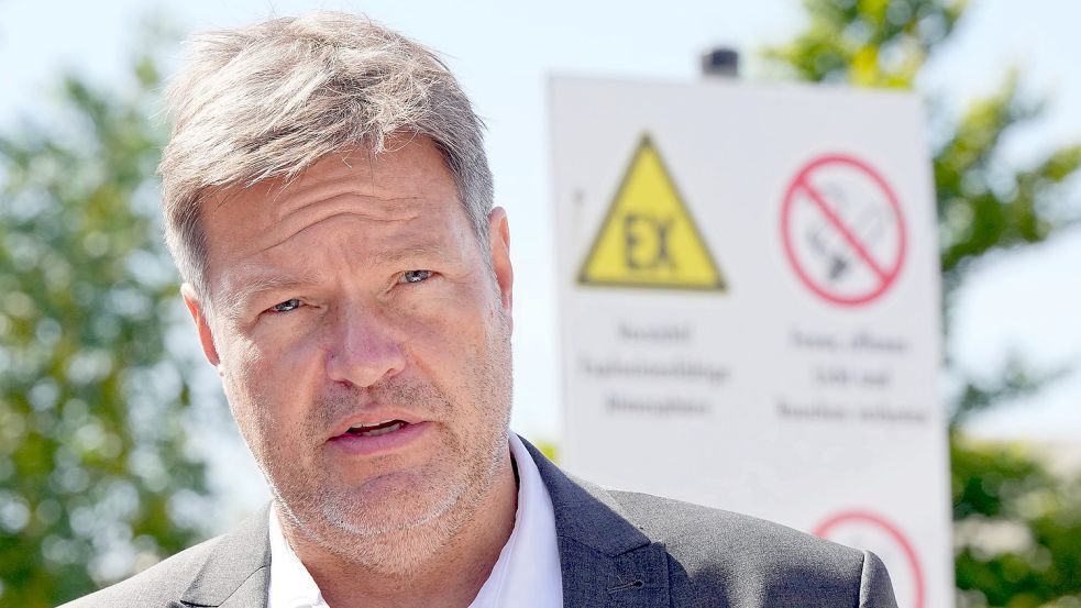 Wirtschaftsminister Robert Habeck macht Druck beim Energiesparen. Foto: Soeren Stache/dpa
