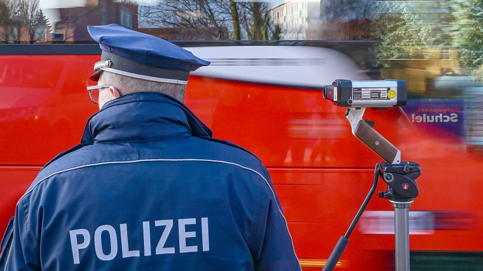 Die Polizei führt in dieser Woche vermehrt Geschwindigkeitskontrollen durch. Symbolfoto: Patrick Pleul/dpa-Zentralbild/dpa