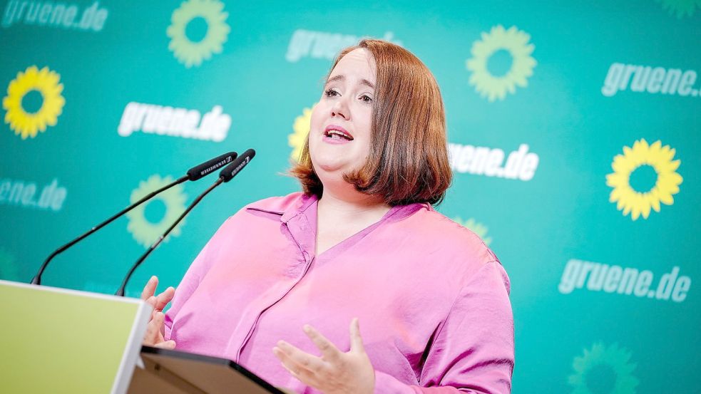 Grünen-Chefin Ricarda Lang schlägt im Rahmen der Gasumlage neben einem stark ausgebauten Wohngeld oder höheren Kindergeld auch eine Neuauflage der Energiepreispauschale vor. Foto: Kay Nietfeld/dpa