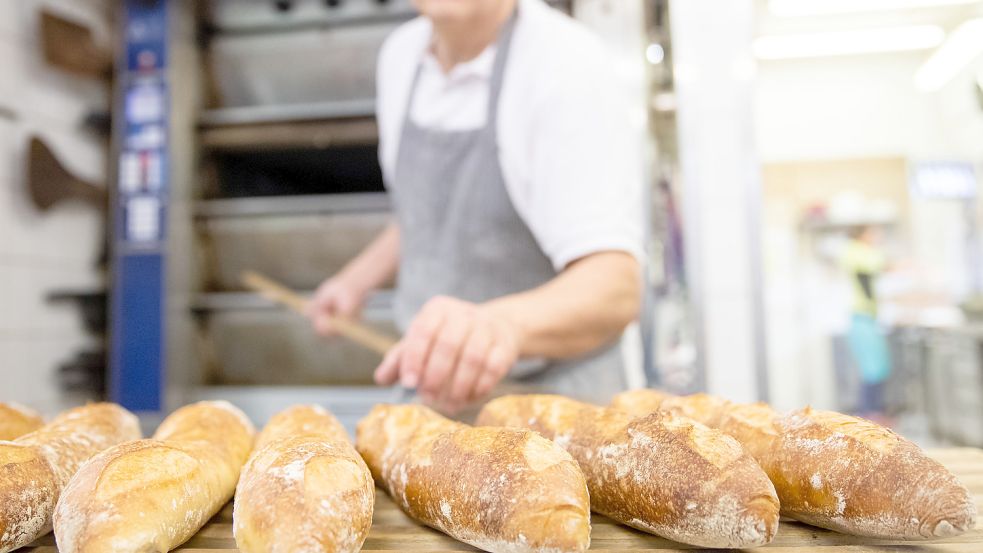 Täglich werde in MV im Bäckerhandwerk 84.000 Brote hergestellt. (Symbolbild) Foto: Daniel Karmann/dpa