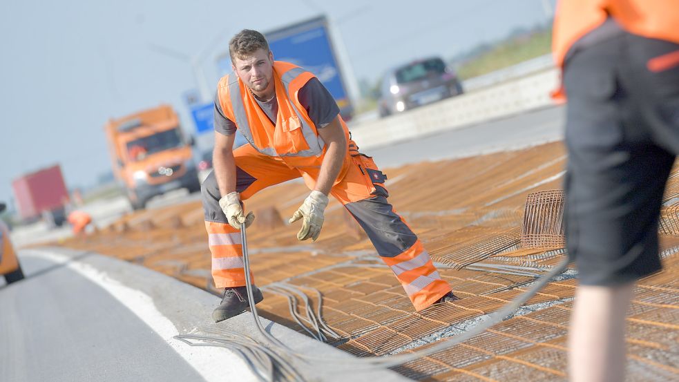 Rados Jakov ist mit den Arbeiten auf der Autobahn 31 beschäftigt. Dieser Abschnitt könnte beim Rückreiseverkehr zur Engstelle werden. Foto: Ortgies