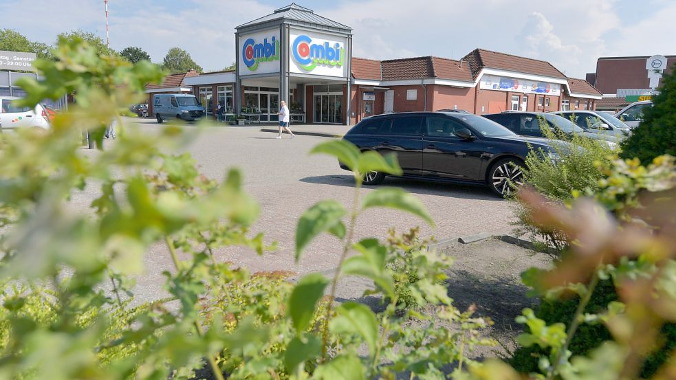 Aus dem Combi-Markt an der Popenser Straße in Aurich wird vorerst keine Lidl-Filiale. Foto: Ortgies