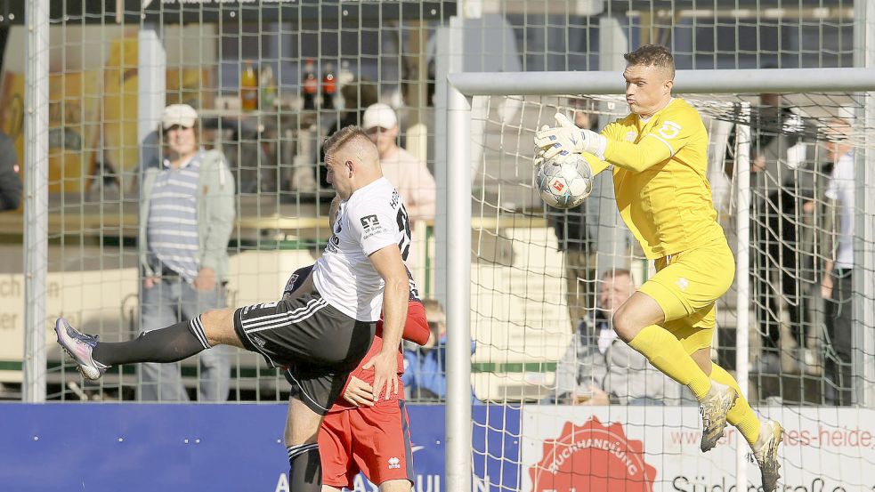 Lars Huxsohl ist Stammkeeper bei Eintracht Norderstedt und lebt seit einigen Jahren in Hamburg. Foto: Imago