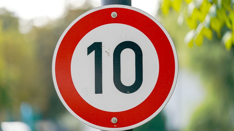 10 km/h in der Düsseldorfer Innenstadt: Kommt das Tempolimit für Radfahrer? Foto: imago images/foto2press
