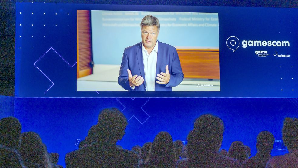 Bundesminister Robert Habeck (Bündnis 90/Die Grünen) eröffnete die Messe mit einer Videobotschaft. Foto: Kölnmesse GmbH/Gamescom/Uwe Weiser