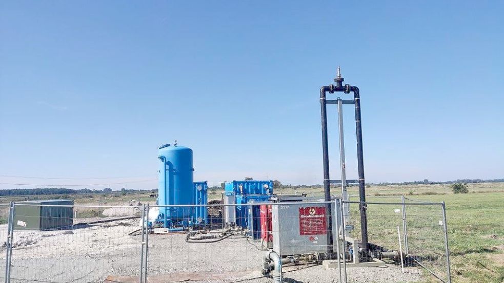 An der Hammrichstraße in Wymeer wurde ein Probebrunnen eingerichtet, der ein halbes Jahr lang täglich eine Wassermenge von 50 Kubikmeter aus der Tiefe fördern soll. Foto: Privat