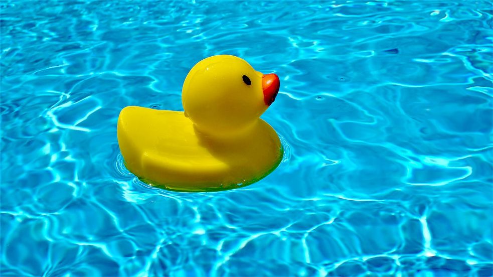 Auch im Landkreis Aurich ist an heißen Tagen das Wasser knapp. Vielen Gemeinden im Süden geht es schon lange so. Ein Pool ist da echter Luxus. Foto: Pixabay