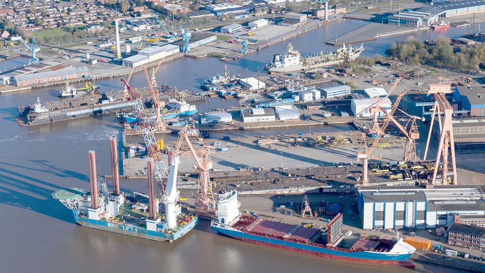 Die insolvente Werft Fosen Yard ist aus dem Gelände der Nordseewerke im Emder Binnenhafen angesiedelt. Foto: Tobias Bruns/Archiv