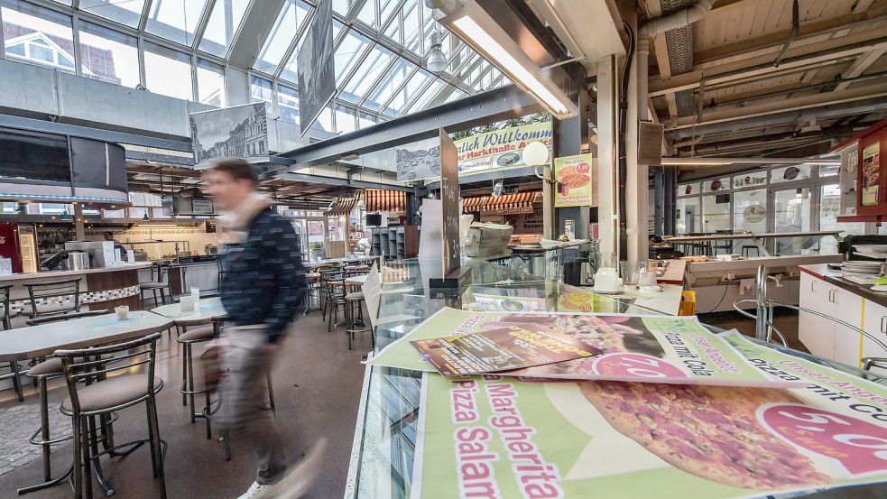 In der Markthalle gibt es nur noch wenige Geschäfte. Fotos: Ortgies