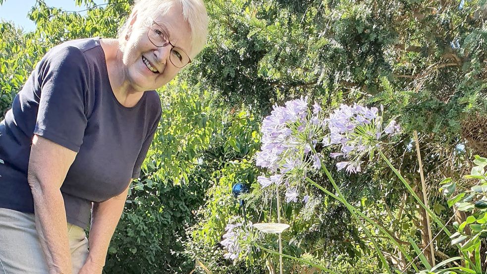 Der Garten von Heidrun Censebrunn ist nicht nur schwalben- sondern auch bienenfreundlich. Foto: Gettkowski