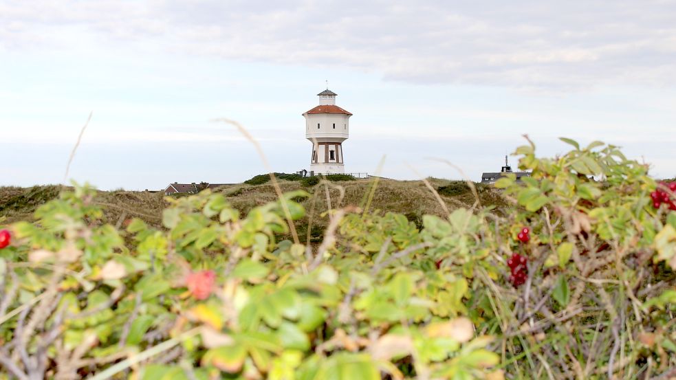 Der Wasserturm ist Wahrzeichen der Insel Langeoog. Foto: Oltmanns