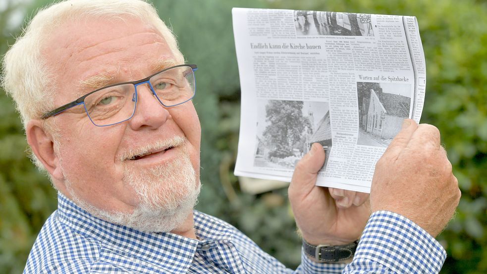 Bodo Wolters und sein erster Artikel in der OZ. Foto: Ortgies/Archiv