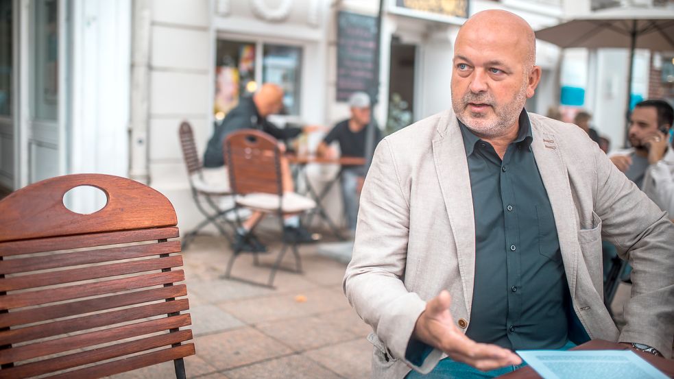 Der Auricher Kreislandwirt Hartwig Frühling (Wiesmoor) machte keinen Hehl aus seinem Unverständnis für Vorgaben der EU. Fotos: Cordsen