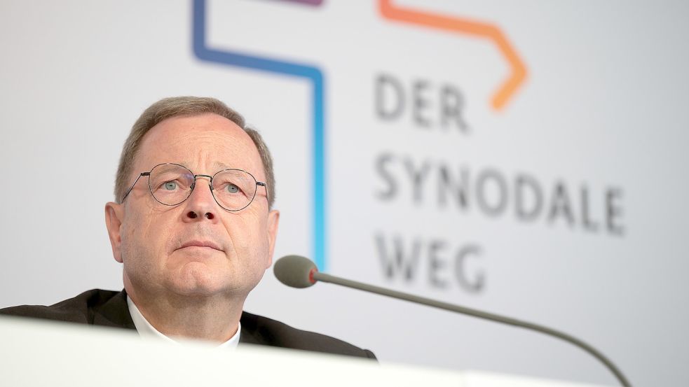 Georg Bätzing muss als Vorsitzender der Deutschen Bischofskonferenz das Verhalten seiner Kollegen erklären. Foto: Gollnow/DPA