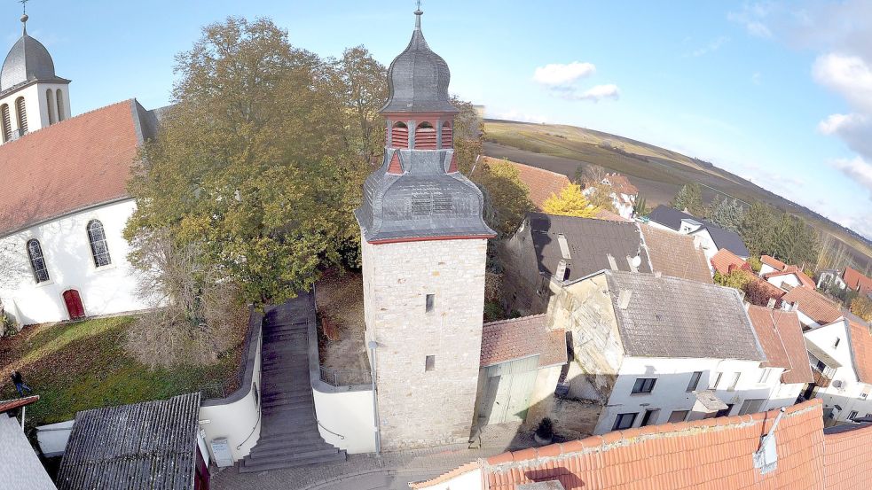 Der neue „schiefste Turm der Welt“ steht in Gau-Weinheim in Rheinland-Pfalz. Zumindest, wenn es nach dem deutschen Pendant des Guinnessbuchs der Rekorde geht. Foto: RID