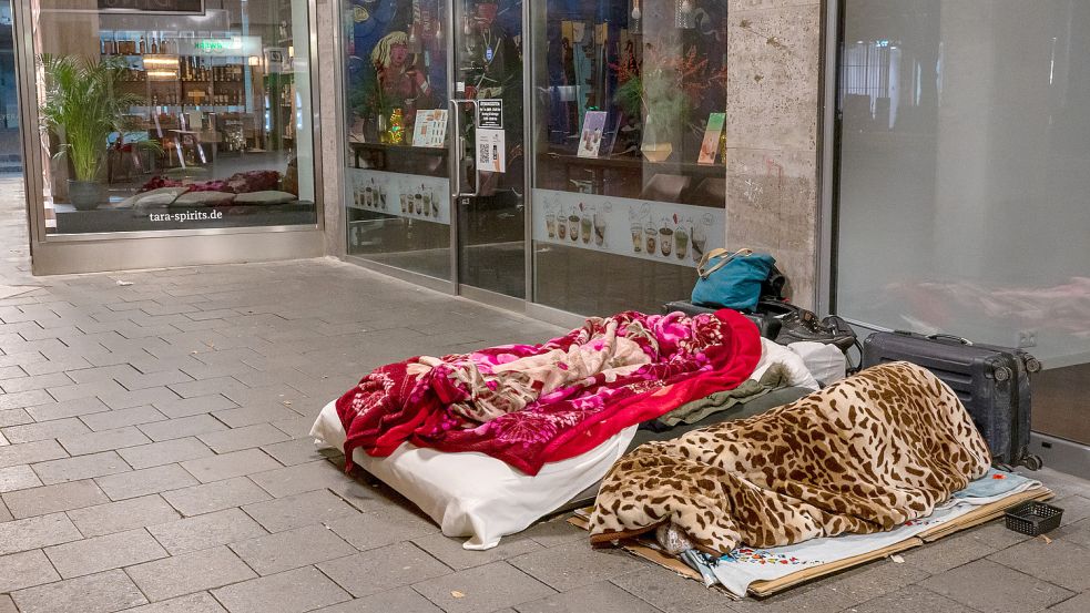 Obdachlose Foto: dpa/Peter Kneffel
