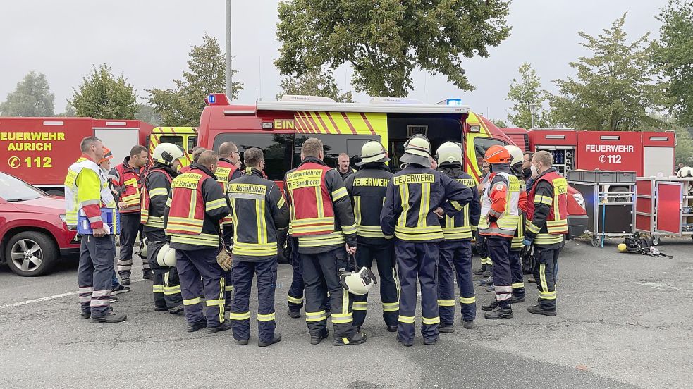 Rund 160 Feuerwehrleute waren am Sonnabend bei dem Brand in der UEK in Aurich im Einsatz. Foto: Archiv/Feuerwehr