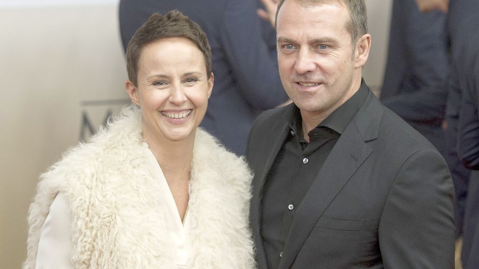 Auf dem Roten Teppich sieht man Bundestrainer Hansi Flick mit seine Frau Silke nur selten. Foto: imago-images/Sven Simon