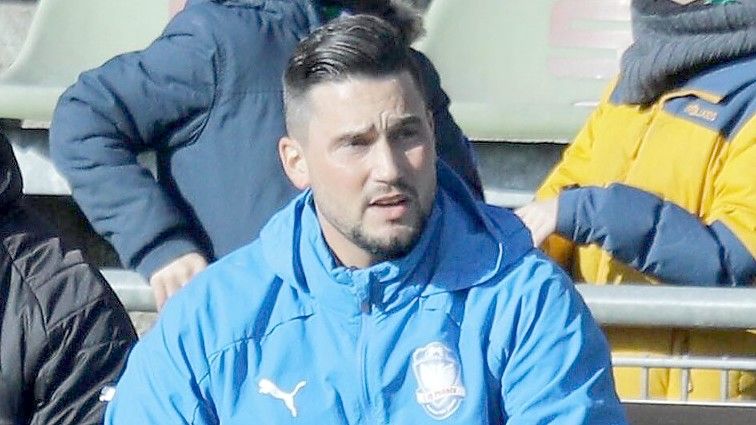 Daniel Franziskus (rechts), hier als Co-Trainer von Phönix Lübeck, hat mit seinem „Kicker-Interview“ für Aufsehen gesorgt. Archivfoto: Lobeca/Imago