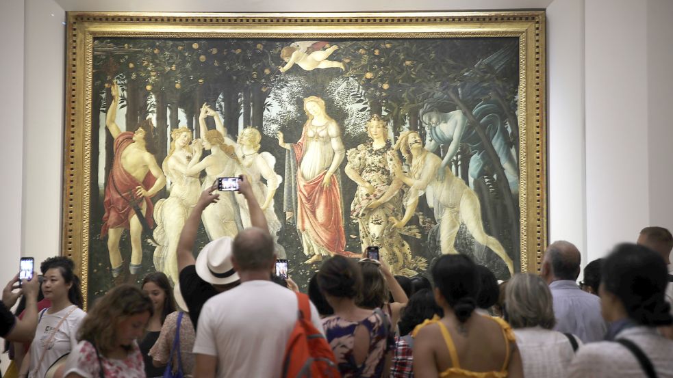 Ziel einer Aktion von Klimaschützern: Sandro Botticellis weltberühmtes Gemälde „La Primavera“ in den Uffizien in Florzenz. Foto: AP