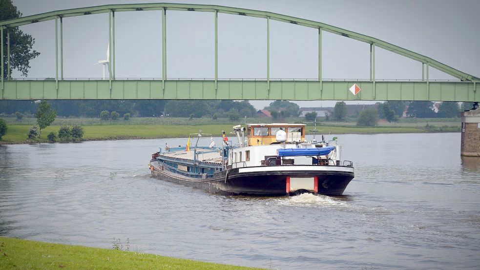 Binnenschiffer müssen derzeit große Umwege in Kauf nehmen. Vor allem, wenn sie schwer beladen sind, reicht der Tiefgang auf dem Rhein derzeit nicht immer aus. Symbolfoto: Pixabay