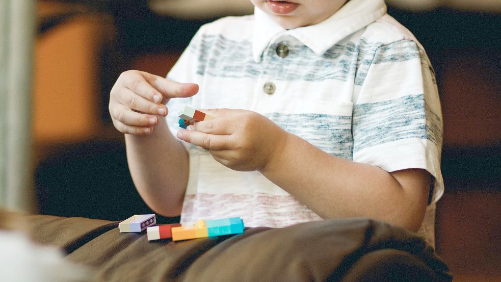 Lego-Spiele sind beliebte Geschenke für die Kinder. Wir haben nachgefragt, ob Engpässe drohen. Foto: Unsplash/Caleb Woods