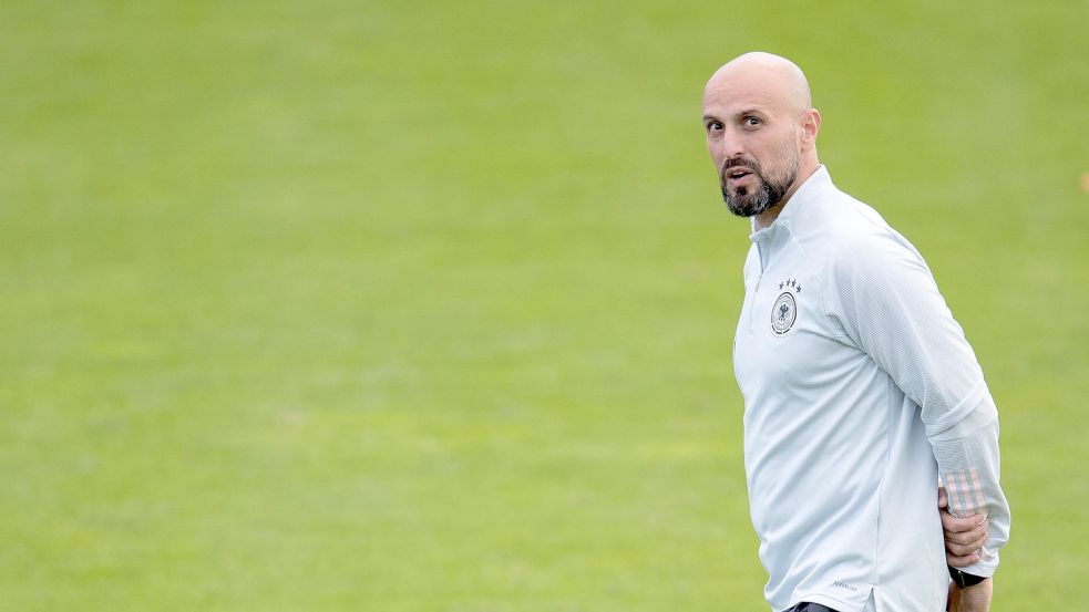 Ist bereits ein Jahr Trainer der deutschen U21: Antonio Di Salvo. Foto: Friso Gentsch/dpa