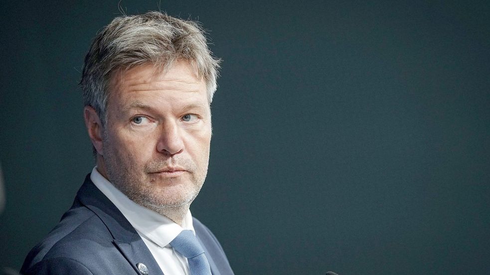 Abkehr vom Ausstieg ausgeschlossen: Wirtschaftsminister Robert Habeck sieht das Ende der Atomkraft trotz Energiekrise gekommen. Foto: Kay Nietfeld/dpa