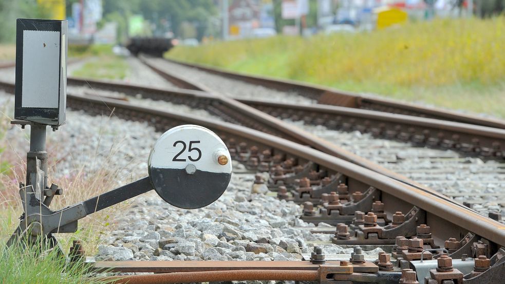 Wenn es nach Pro Bahn ginge, würde diese Strecke bis in die Auricher Innenstadt über den Stadtring verlängert werden. Foto: Ortgies