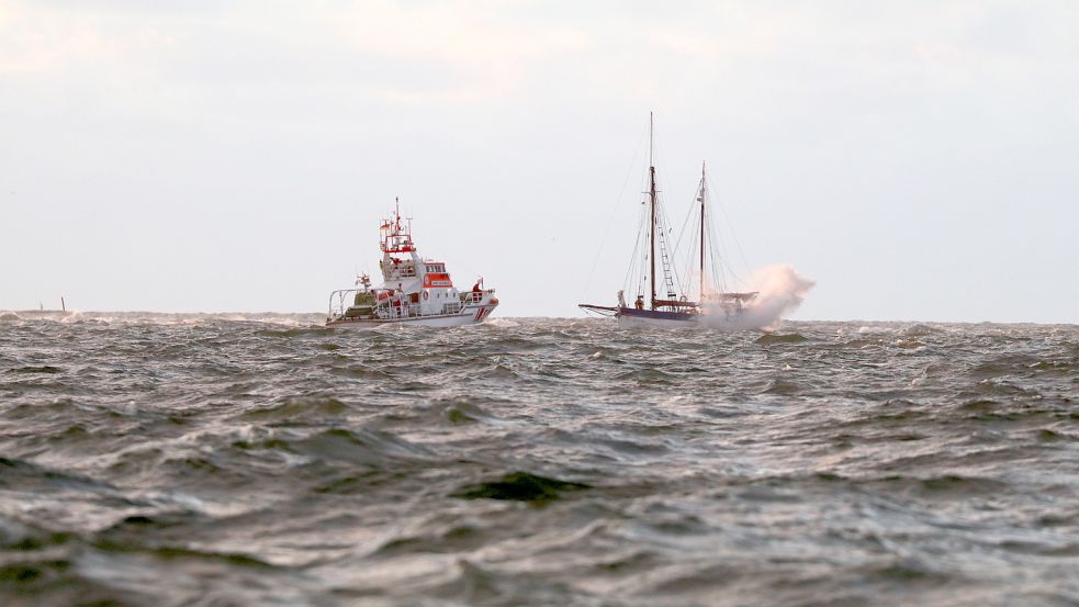 Vier Segler verdanken den Seenotrettern der Station Norderney wahrscheinlich ihr Leben. Foto: Seenotretter