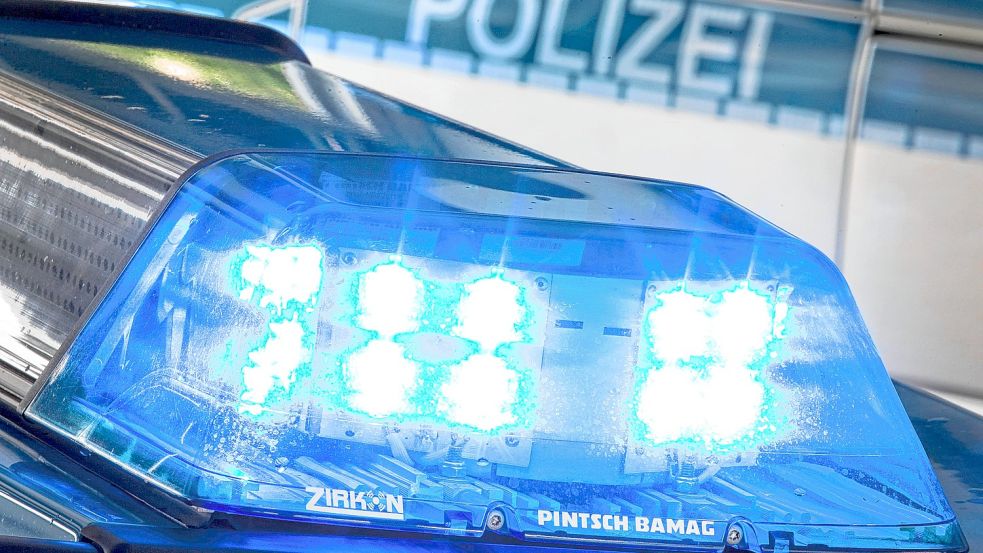Einsatzkräfte konnten vor Ort nur noch den Tod des Jungen feststellen. Foto: dpa/Friso Gentsch