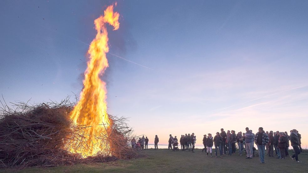 Beim Osterfeuer soll es zwischen dem Angeklagten und dem Opfer zum Streit gekommen sein. Foto: Pixabay