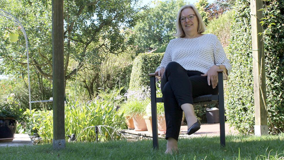 Helga Schüler hat jetzt frei. Zeit für Muße im Garten. Foto: Oltmanns