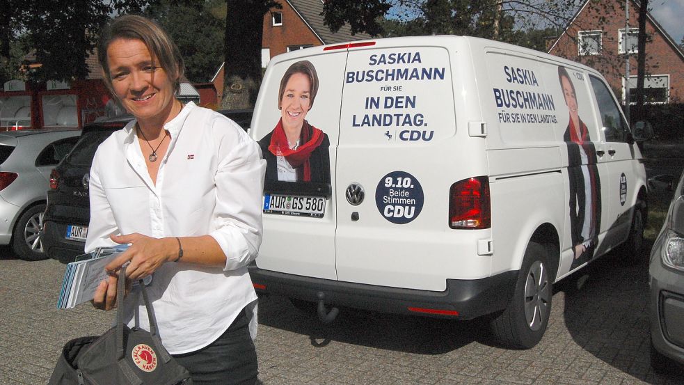 Mit einem Transporter fährt Saskia Buschmann von Termin zu Termin. Fotos: Luppen