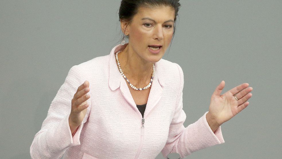 Sahra Wagenknecht von der Linken im Interview Foto: dpa