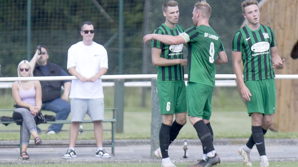 Larrelt hat sich durch den nächsten Sieg in der Bezirksliga oben festgesetzt. Archivfoto: Doden/Emden