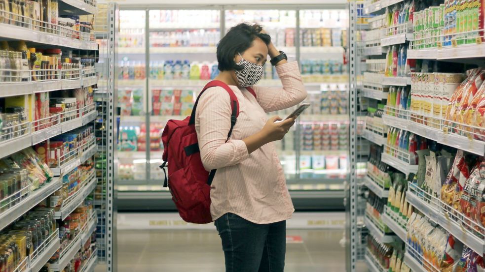 Krise im Supermarkt: Einfach alles wird teurer. Oftmals hilft es, genau zu wissen, welches Gericht wieviel kostet. Foto: Unsplash/Viki Mohamad (Symbolbild)