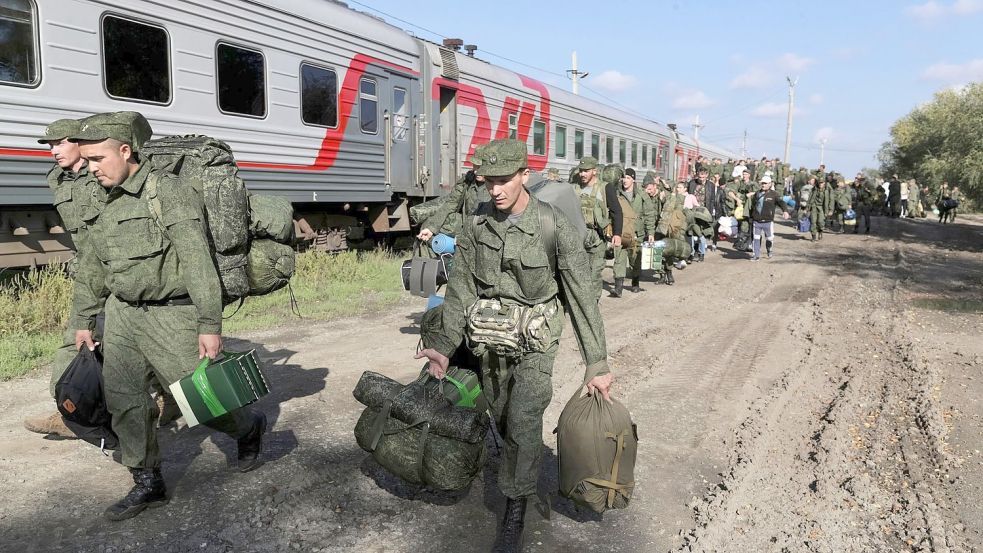 Russische Rekruten auf einem Bahnhof in Prudboi in der Region Wolgograd. Foto: Uncredited/AP/dpa