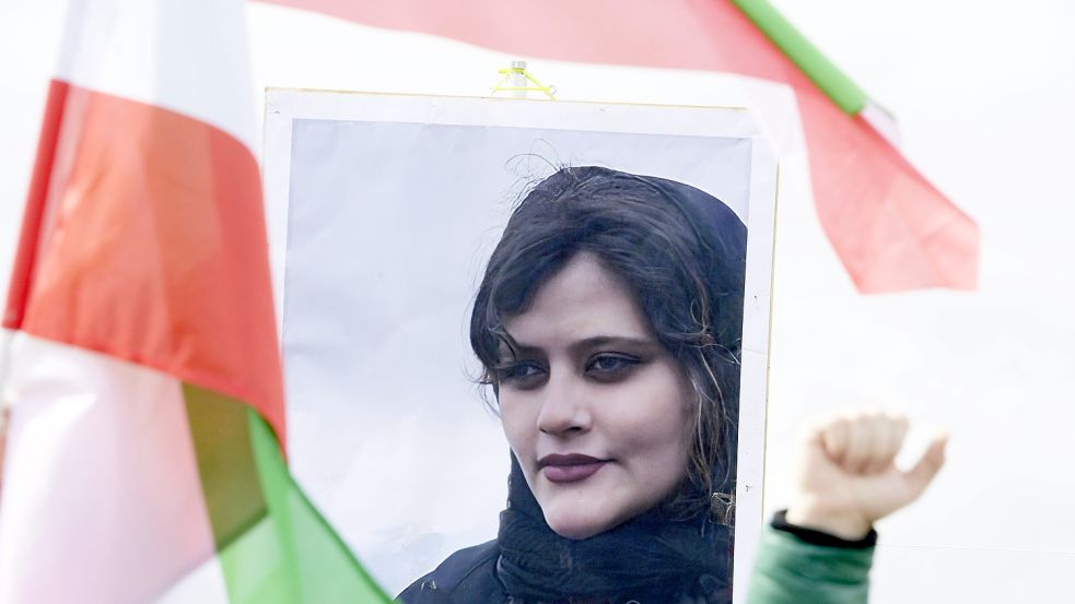 Die junge Iranerin Mahsa Amini ist zur Symbolfigur der anhaltenden Proteste geworden. Foto: www.imago-images/ F. Kern