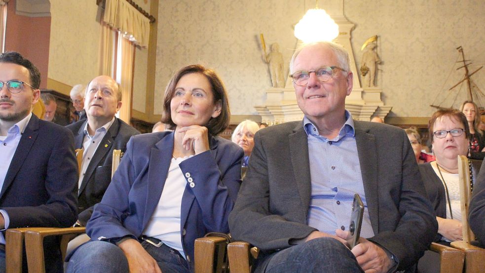 Karin Emken (links) zieht in den Landtag ein.