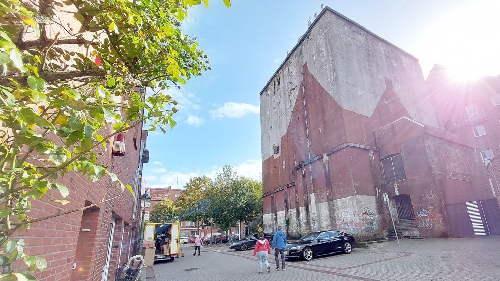 Der Bunker ragt im Katergang rund 25 Meter in die Höhe. Foto: Hanssen