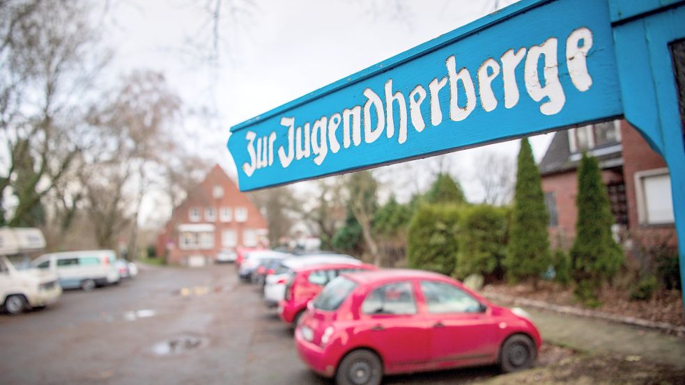 Wie schon im vergangenen Winter, wird die Emder Jugendherberge auch jetzt als Flüchtlingsunterkunft benötigt. Foto: DPA/Archiv