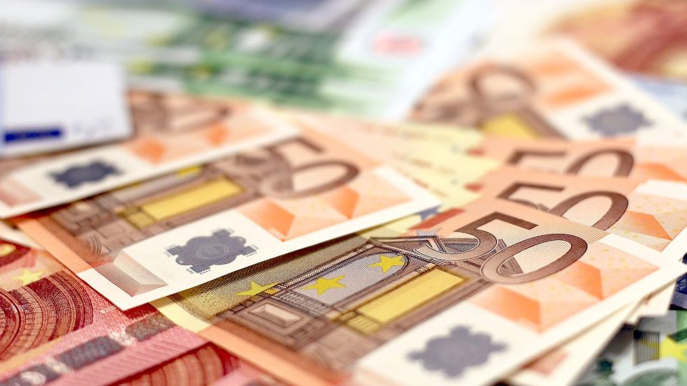 Hat ein NIGE-Mitarbeiter Geld der Schule in die eigene Tasche gewirtschaftet? Das soll jetzt die Staatsanwaltschaft Aurich klären. Foto: Pixabay