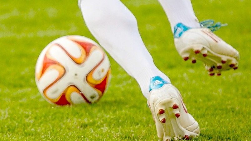 Die Freitagspartien in der Fußball-Bezirksliga endeten jeweils unentschieden. Symbolfoto: Pixabay