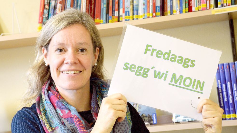 Frauke Tillmann kümmert sich an der Focko-Ukena-Schule in Neermoor um das Platt-Projekt. Foto: Lüppen